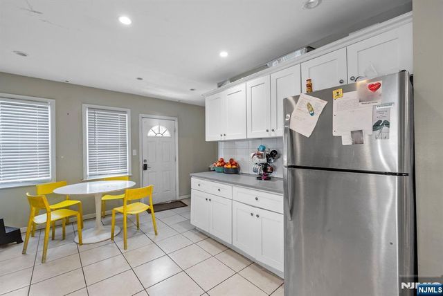 38-40 Nairn Place, Newark, NJ 07108