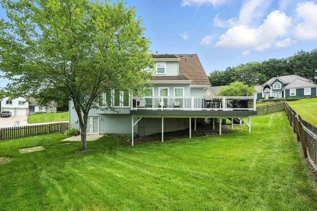 5136 NE Ash Grove Drive, Lee's Summit, MO 64064