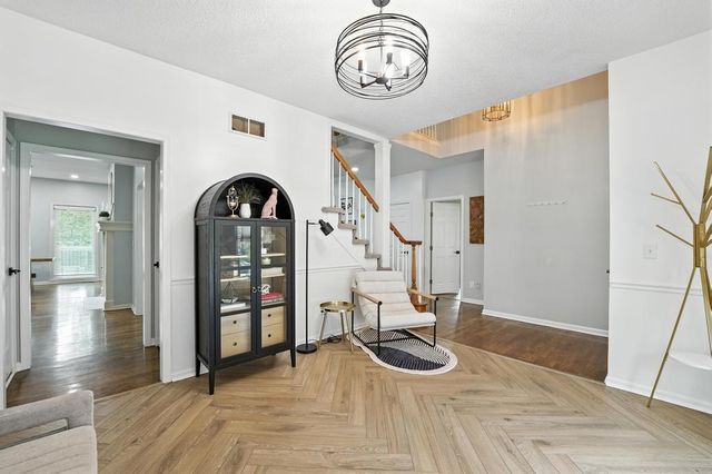 5136 NE Ash Grove Drive, Lee's Summit, MO 64064