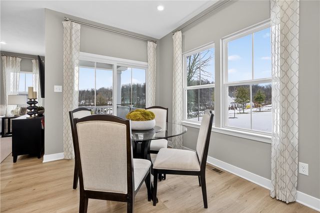 390 Dana Dr, Nottingham, PA 15330