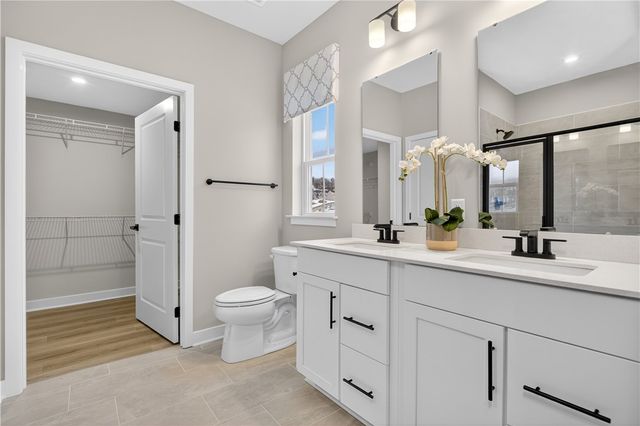 390 Dana Dr, Nottingham, PA 15330