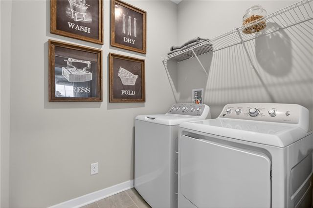 390 Dana Dr, Nottingham, PA 15330