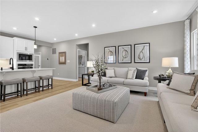 390 Dana Dr, Nottingham, PA 15330