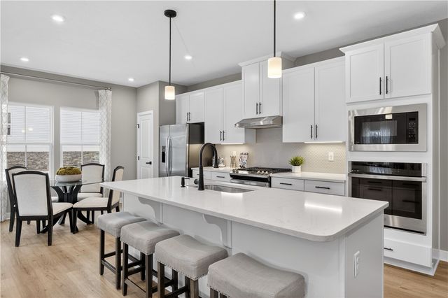 390 Dana Dr, Nottingham, PA 15330