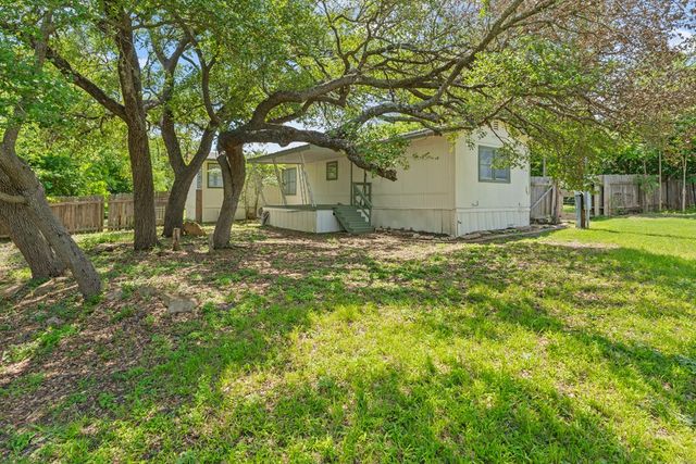 108 E White Wing, Kerrville, TX 78028