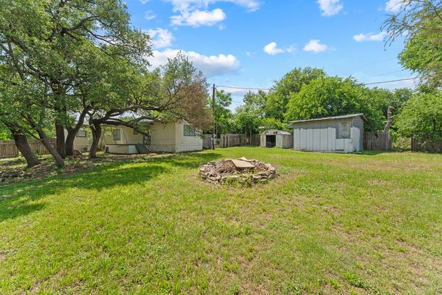 108 E White Wing, Kerrville, TX 78028