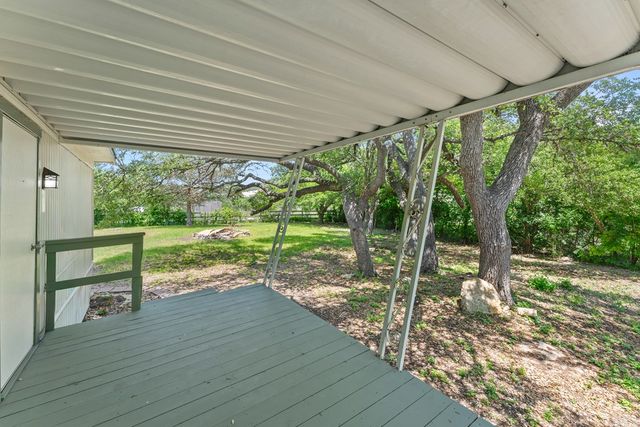 108 E White Wing, Kerrville, TX 78028