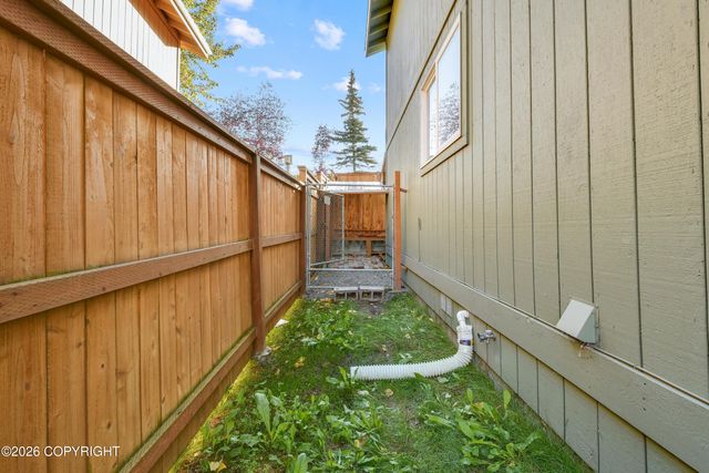 10207 Ridge Park Drive, Anchorage, AK 99507