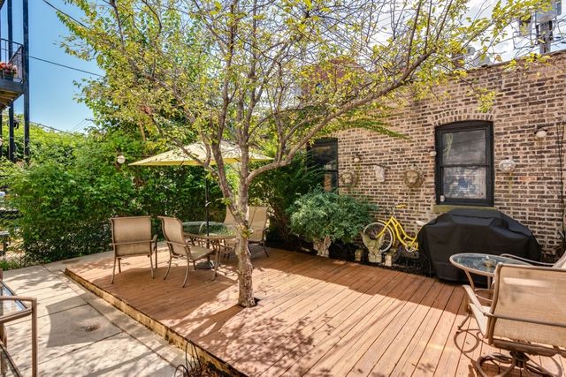 931 W NEWPORT Avenue 1, Chicago, IL 60657