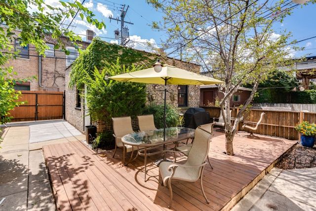 931 W NEWPORT Avenue 1, Chicago, IL 60657