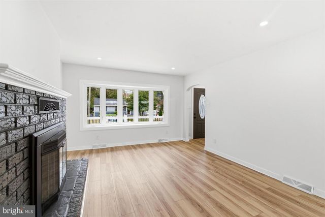 1988 MELVINA RD, Deptford, NJ 08096