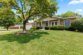 2404 Westport Lane, St Charles, MO 63301