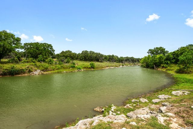 1465 Ironwood Rd, Fischer, TX 78623