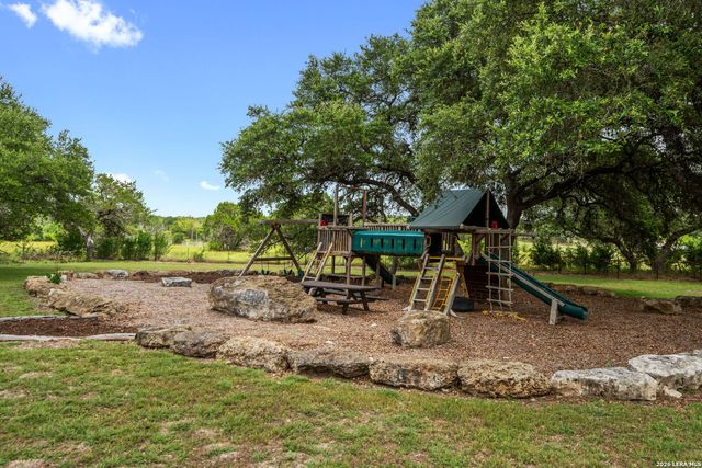 1465 Ironwood Rd, Fischer, TX 78623