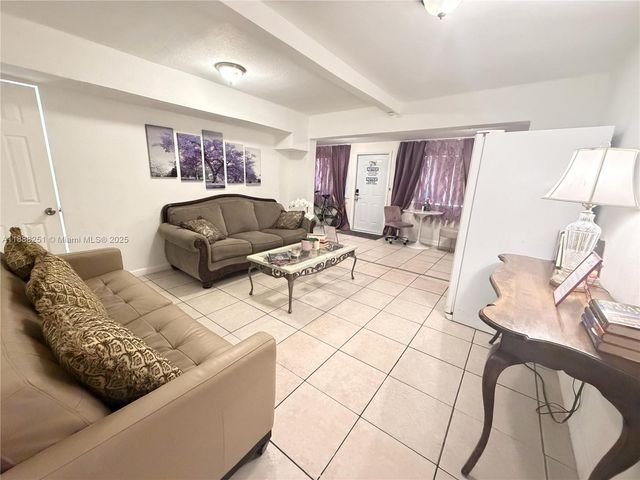 3 SW 7th Ave, Dania Beach, FL 33004