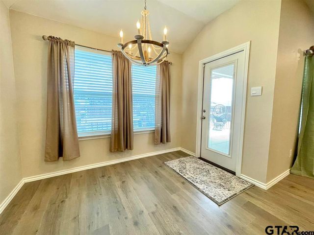 1206 Hidden Valley, Chandler, TX 75758
