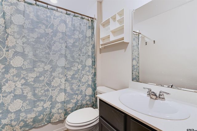 1206 Hidden Valley, Chandler, TX 75758