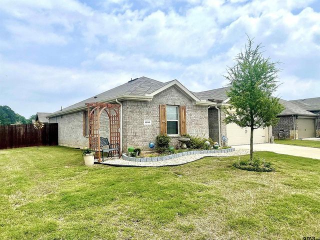 1206 Hidden Valley, Chandler, TX 75758