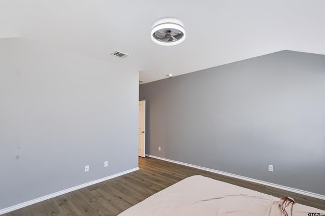 1206 Hidden Valley, Chandler, TX 75758