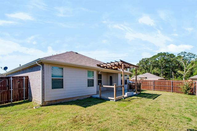 1206 Hidden Valley, Chandler, TX 75758