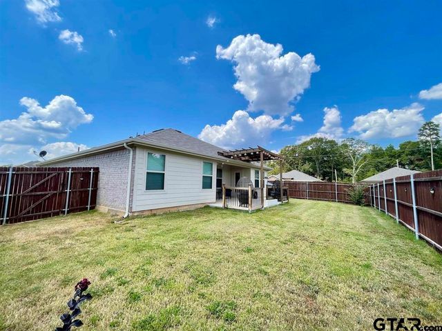 1206 Hidden Valley, Chandler, TX 75758