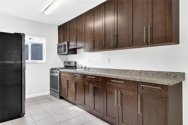 1281 W 29th St 6, Hialeah, FL 33012