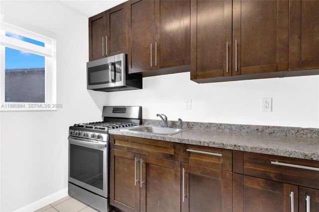 1281 W 29th St 6, Hialeah, FL 33012