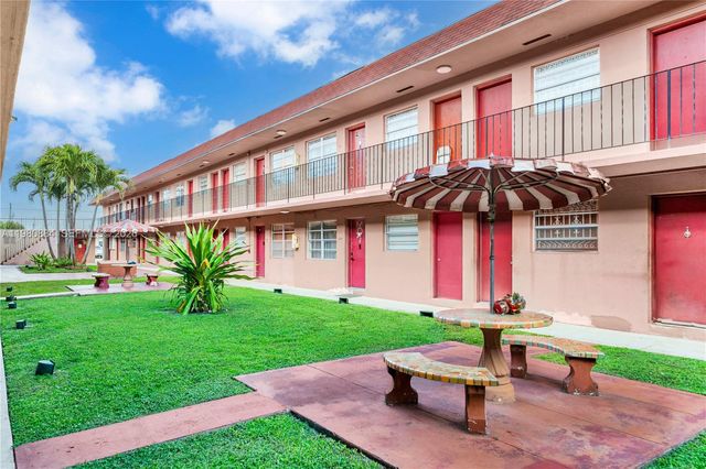 1281 W 29th St 6, Hialeah, FL 33012