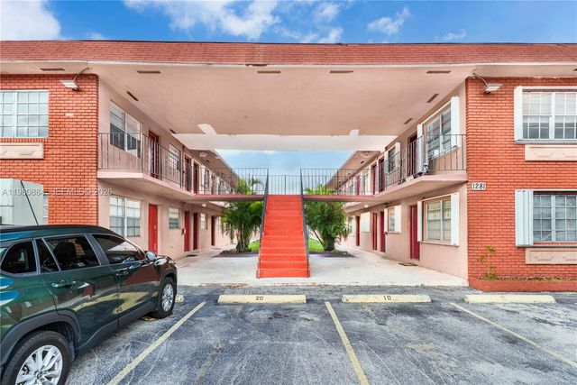 1281 W 29th St 6, Hialeah, FL 33012