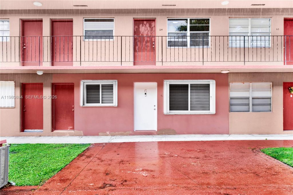 1281 W 29th St 6, Hialeah, FL 33012