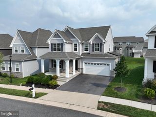 672 STOCKDALE DR, Lancaster, PA 17601