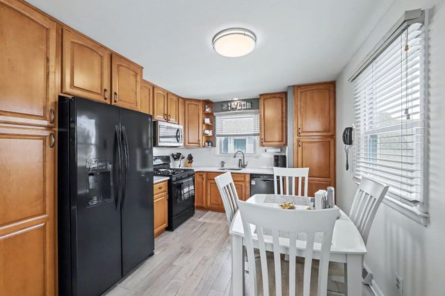 5406 CALVERT AVE, Ventnor City, NJ 08406