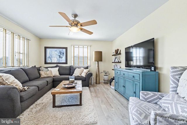 5406 CALVERT AVE, Ventnor City, NJ 08406