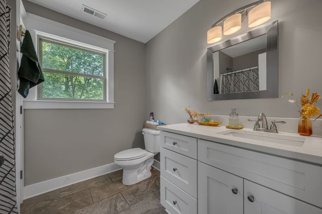 1116 Taylor Town Rd, White Bluff, TN 37187