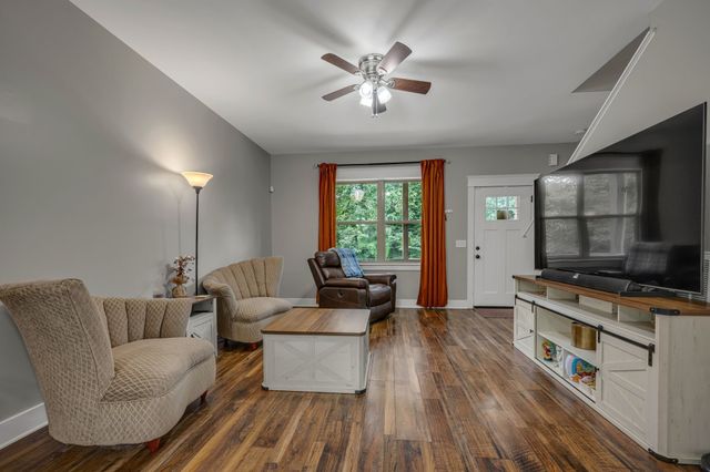 1116 Taylor Town Rd, White Bluff, TN 37187