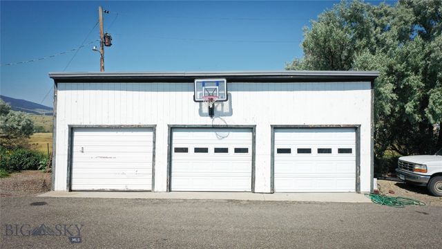 15 West End Road, Livingston, MT 59047