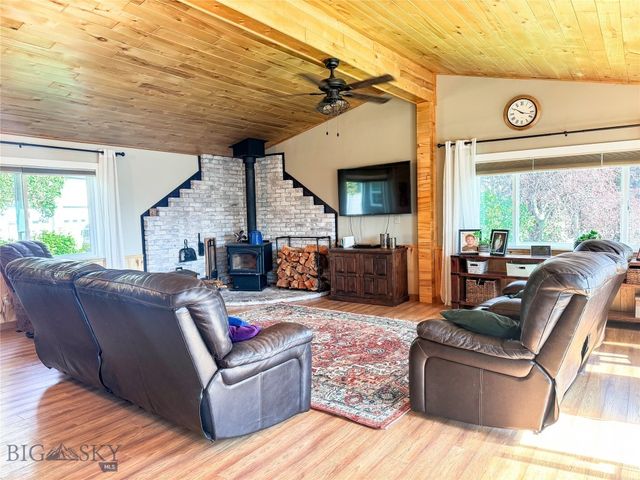 15 West End Road, Livingston, MT 59047