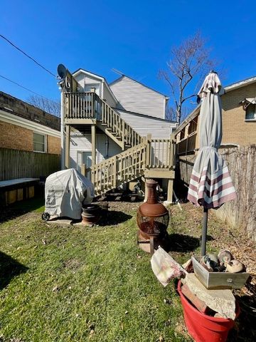 1925 GREY Avenue 1, Evanston, IL 60201