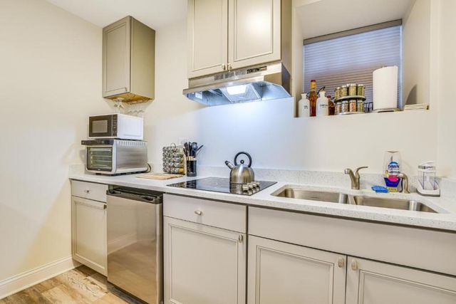 4829 S Forrestville Avenue G, Chicago, IL 60615