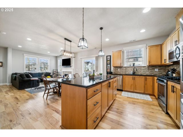 10592 Nw 289TH Ave, North Plains, OR 97133