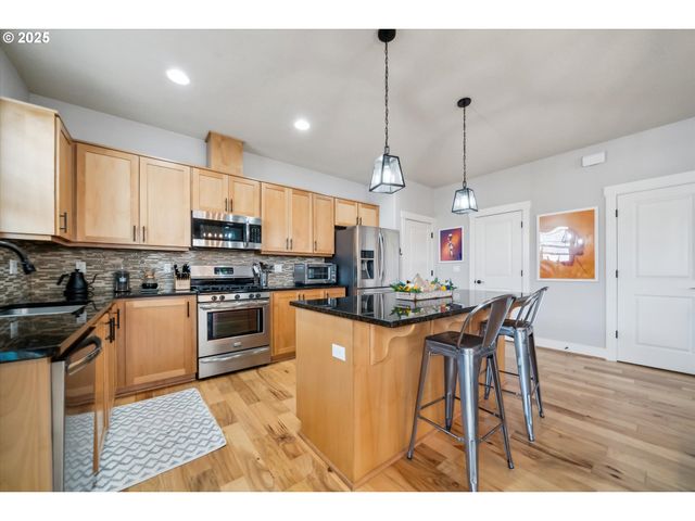 10592 Nw 289TH Ave, North Plains, OR 97133