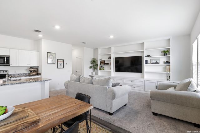 7726 FERN HOLW, San Antonio, TX 78252