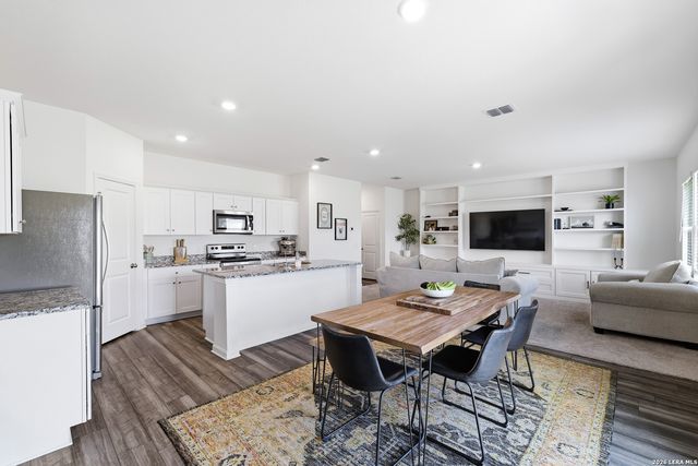 7726 FERN HOLW, San Antonio, TX 78252