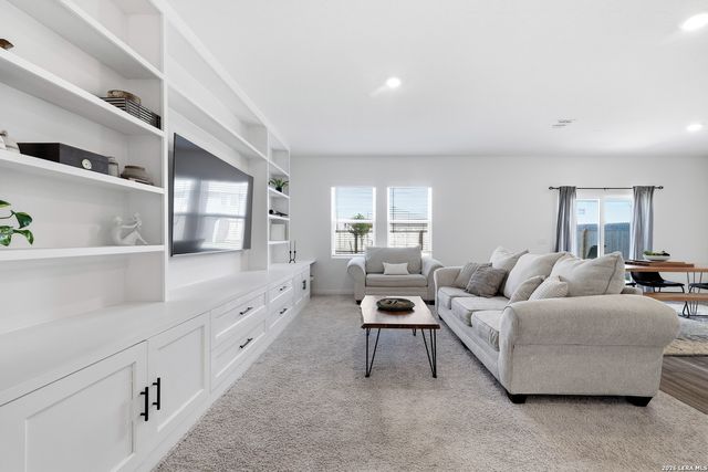 7726 FERN HOLW, San Antonio, TX 78252