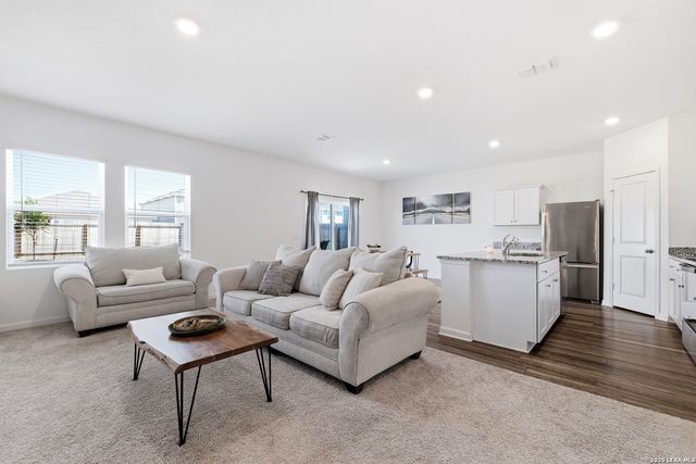 7726 FERN HOLW, San Antonio, TX 78252