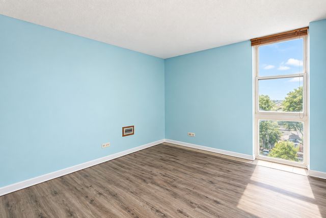 1043 S York Road 409, Bensenville, IL 60106