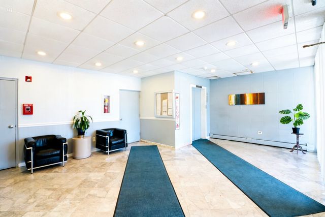 1043 S York Road 409, Bensenville, IL 60106