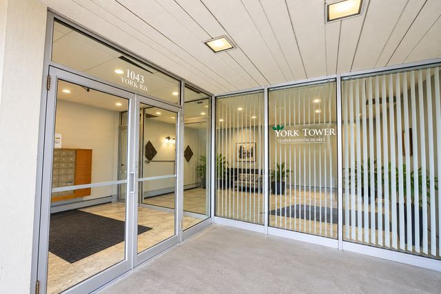 1043 S York Road 409, Bensenville, IL 60106