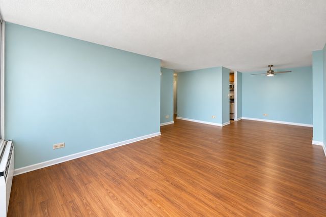 1043 S York Road 409, Bensenville, IL 60106