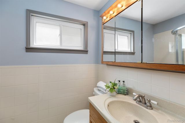 24921 Lexington Avenue, Eastpointe, MI 48021